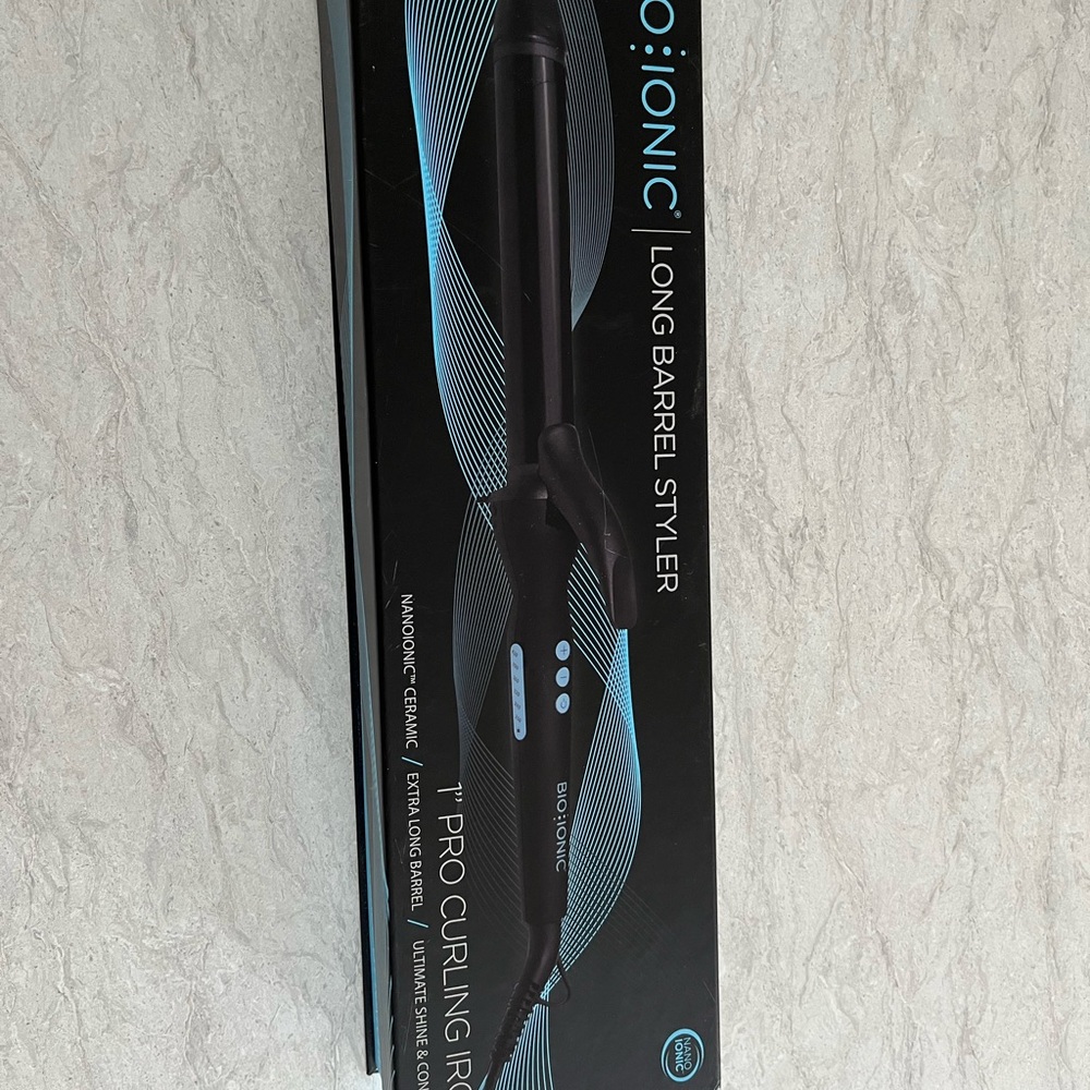Bio Ionic Long Barrel Styler in Black